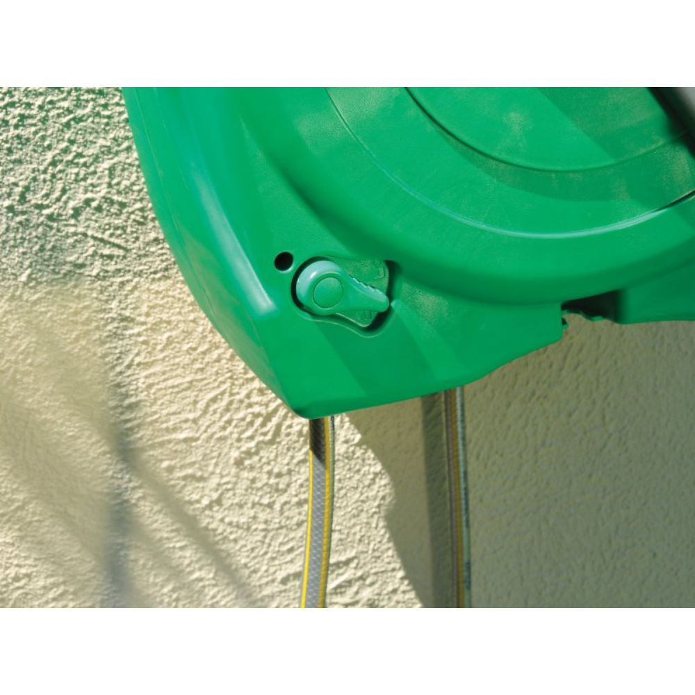 Wall-Mounted Fast Hose Reel with 40M Hose - Hozelock UK Fast Reel Heavy Duty