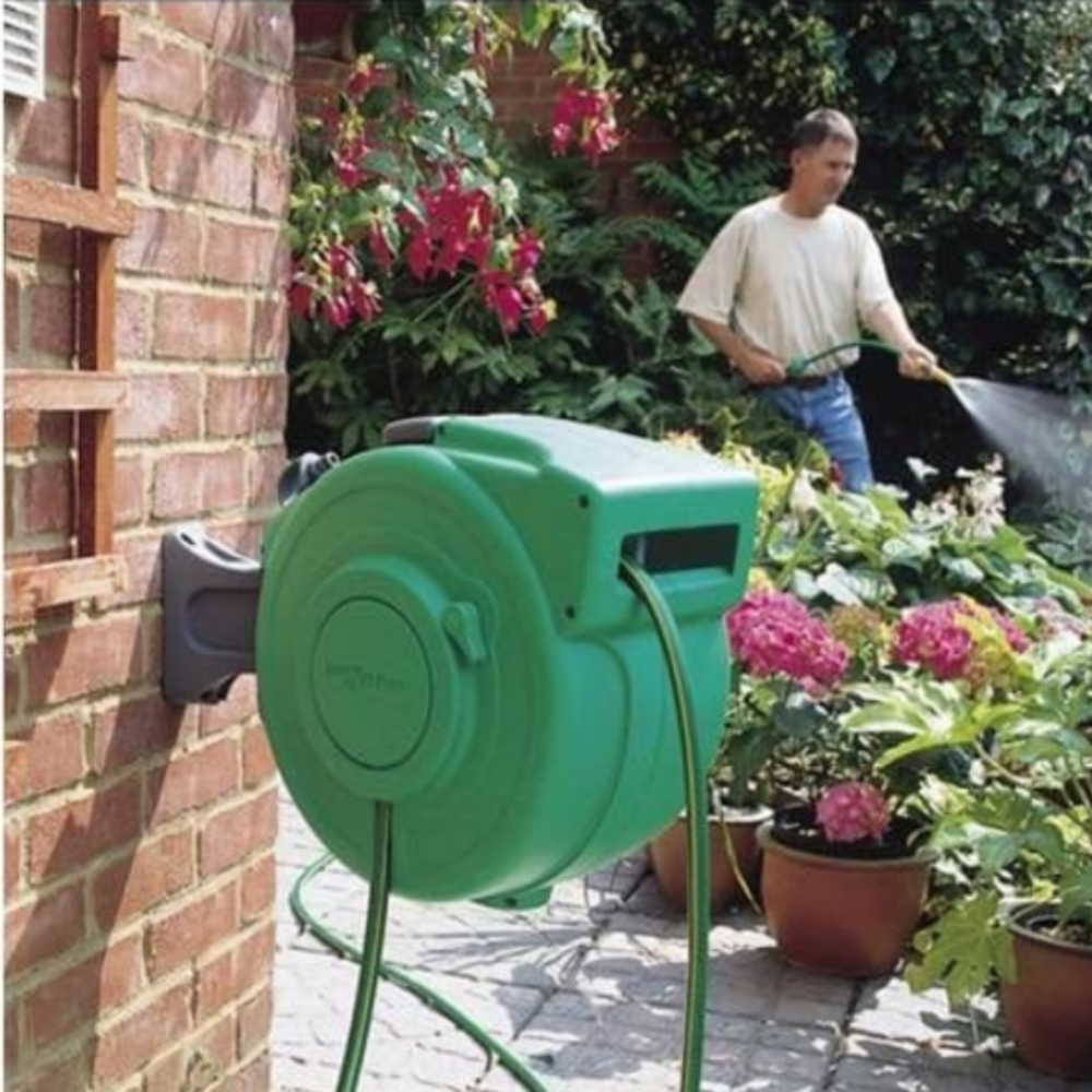 Automatic Retractable Hose Reel with 20M Hose & Sprayer - Hozelock UK Auto Reel Heavy Duty