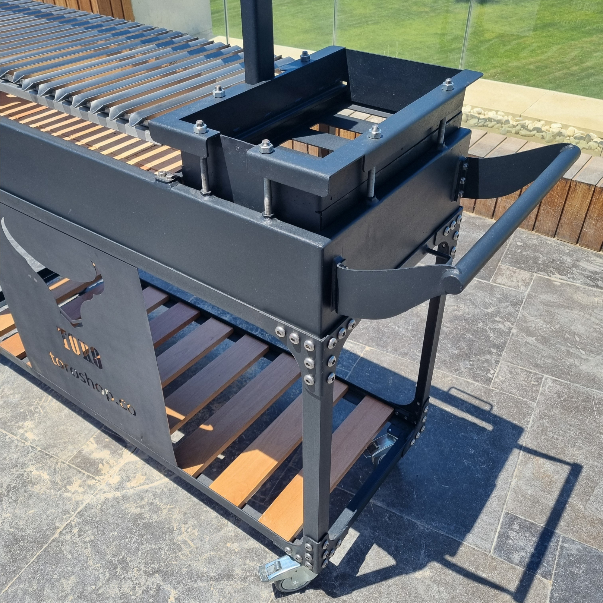 Toro | Santa Maria Monster Grill