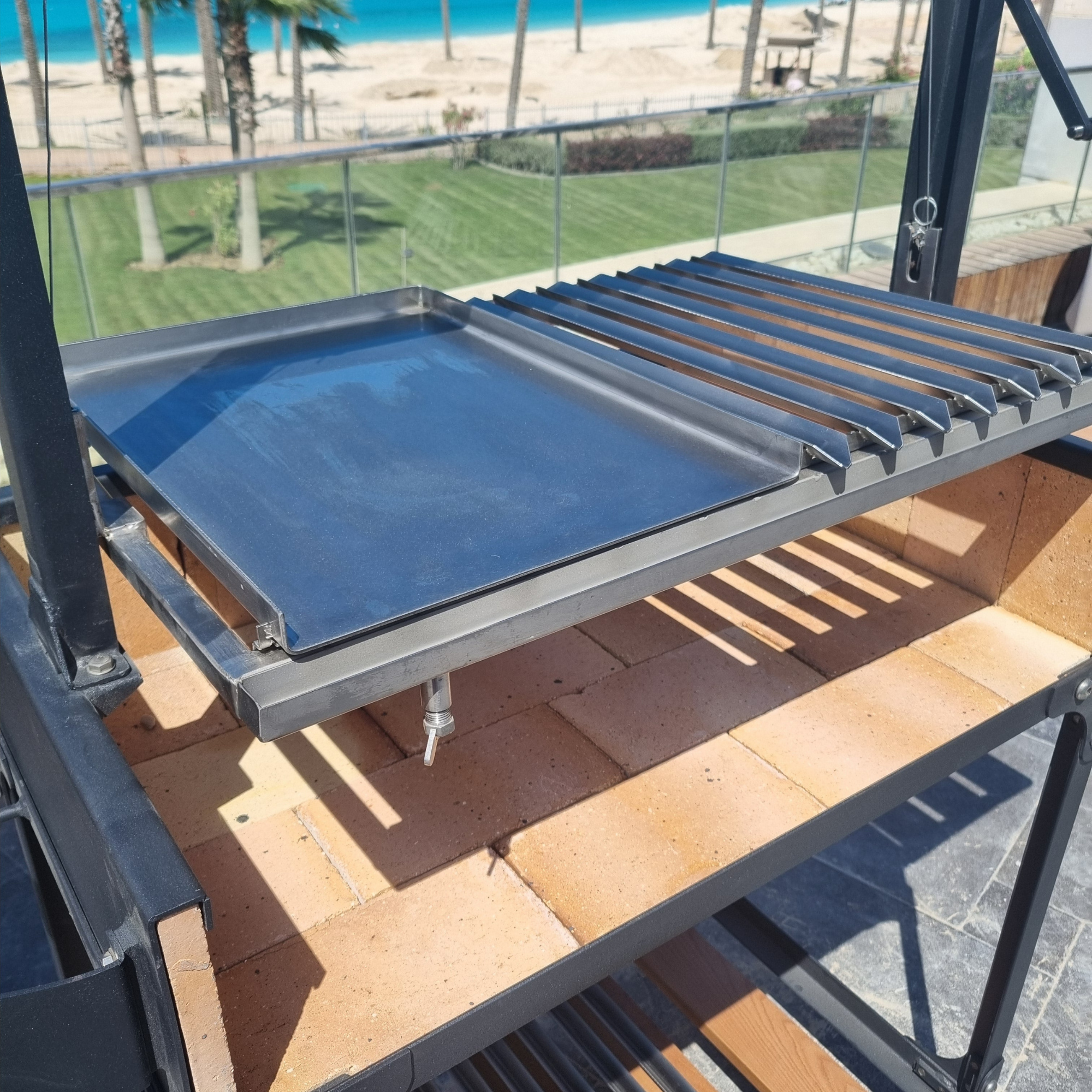 Toro | Santa Maria Monster Grill