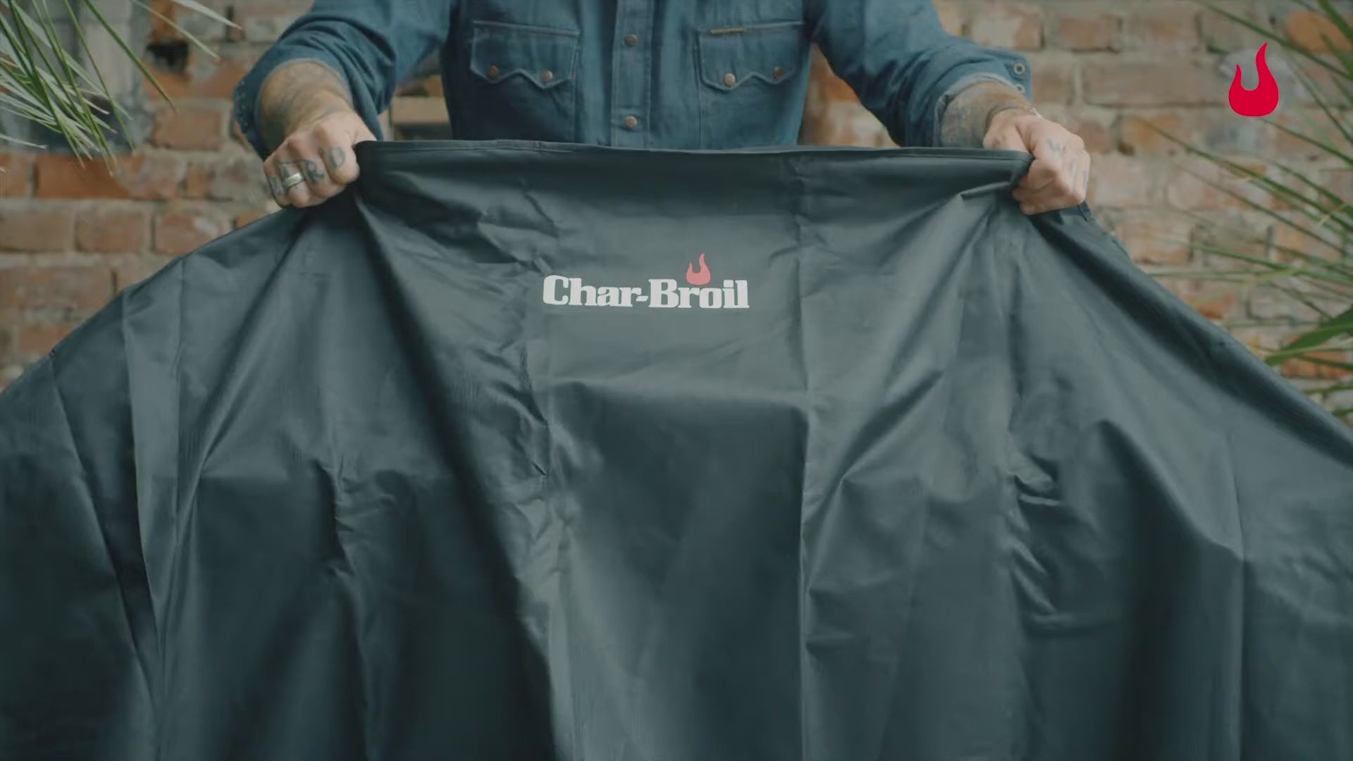 Load video: Char-Broil | Professional PRO S 3 Gas Grill